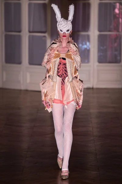 Look 31